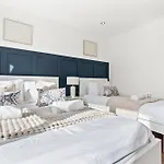 Arraeluxe, 2 Bedrooms 2 Bath Sleeps 5, Parking, Central Location By Utilita Arena, Icc, Broad Street, Brindley Place And Legoland