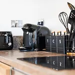Arraeluxe, 2 Bedrooms 2 Bath Sleeps 5, Parking, Central Location By Utilita Arena, Icc, Broad Street, Brindley Place And Legoland