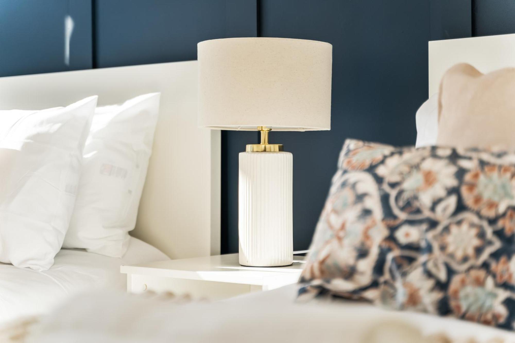 Arraeluxe, 2 Bedrooms 2 Bath Sleeps 5, Parking, Location By Utilita Arena, Icc, Broad Street, Brindley Place And Legoland Apartment Birmingham