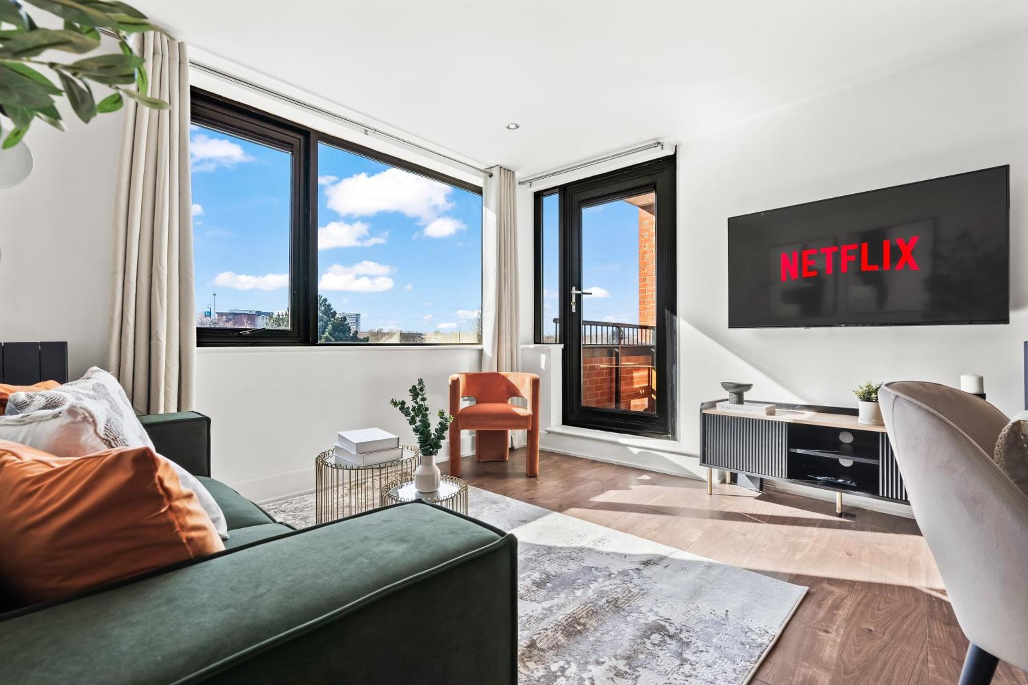 Apartment Arraeluxe, 2 Bedrooms 2 Bath Sleeps 5, Parking, Location By Utilita Arena, Icc, Broad Street, Brindley Place And Legoland Birmingham
