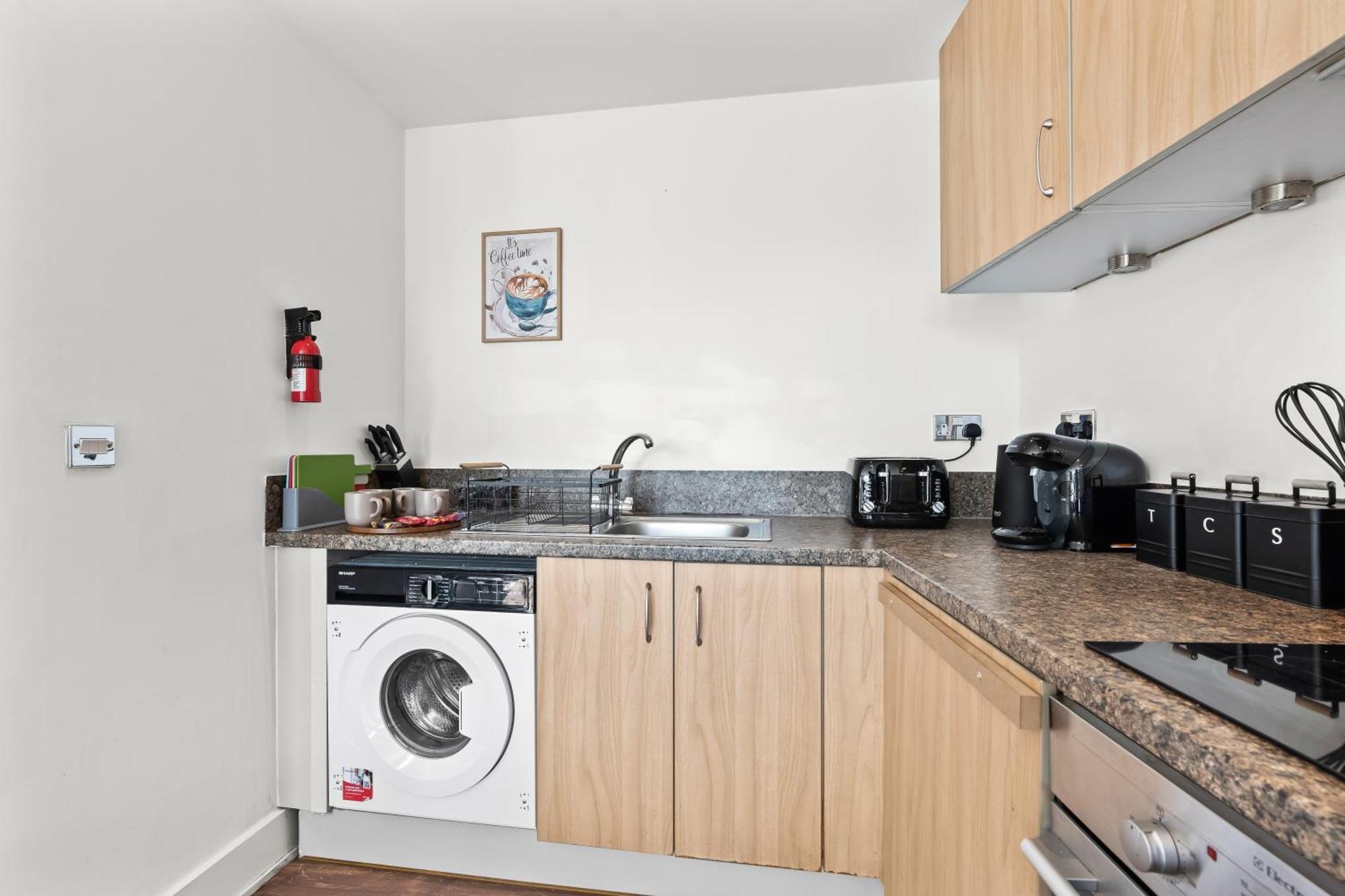 Arraeluxe, 2 Bedrooms 2 Bath Sleeps 5, Parking, Location By Utilita Arena, Icc, Broad Street, Brindley Place And Legoland Apartment